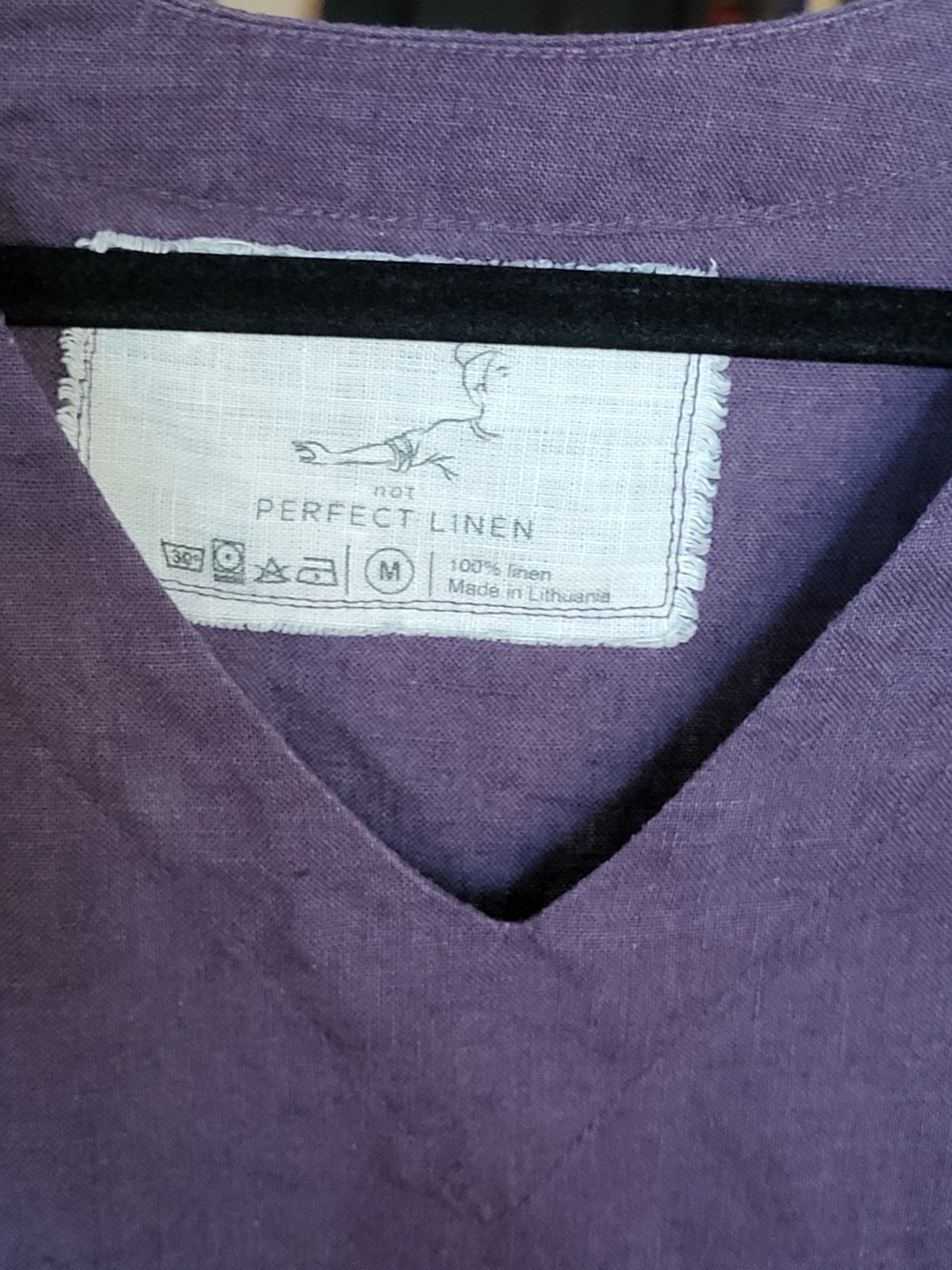 Not Perfect Linen Vienna V neck Linen Tank Top in Eggplant, GUC - Picture 4 of 8